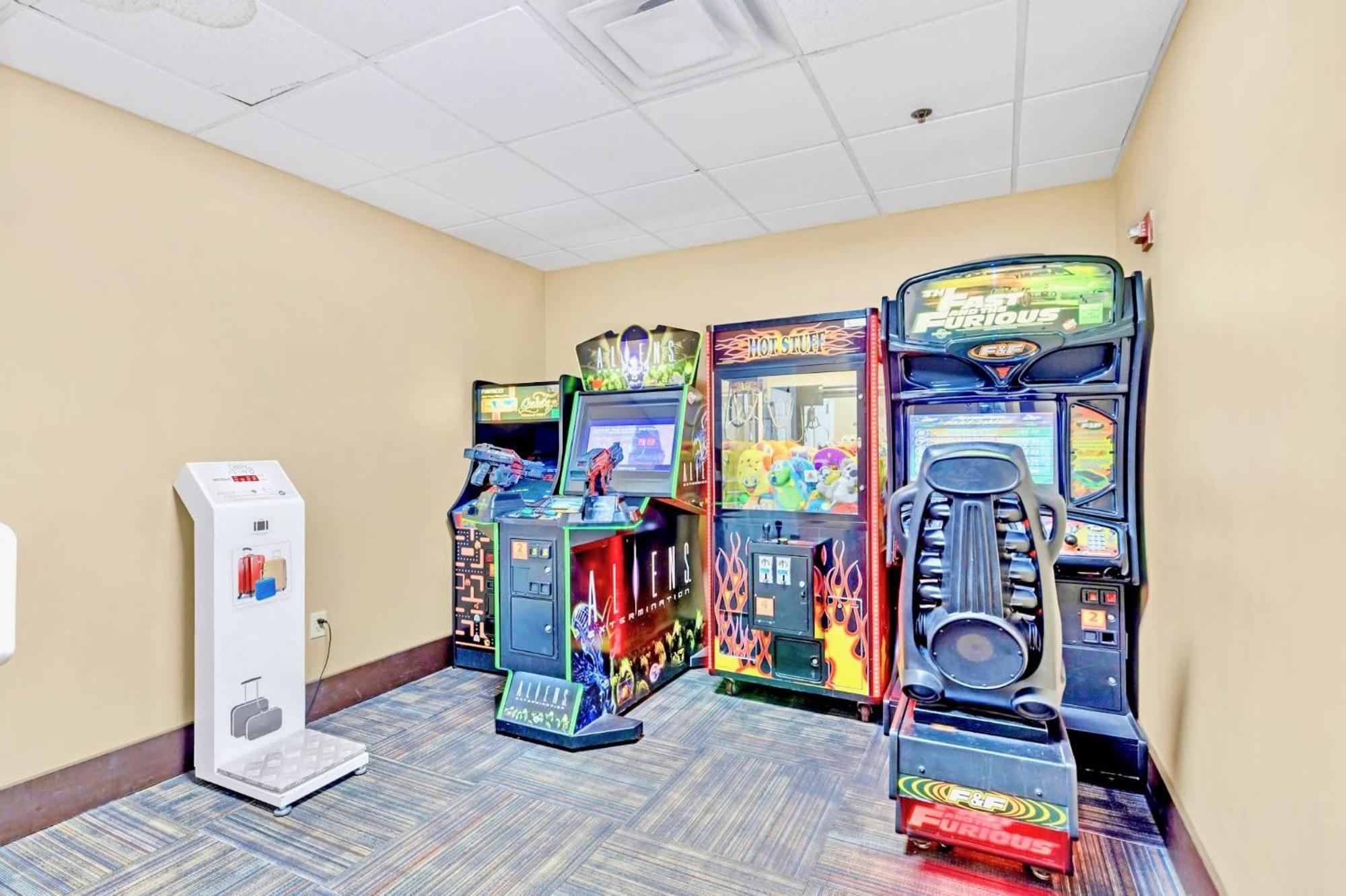 1Br Condo - Two Queens Arcade Pool - Near Disney オーランド エクステリア 写真